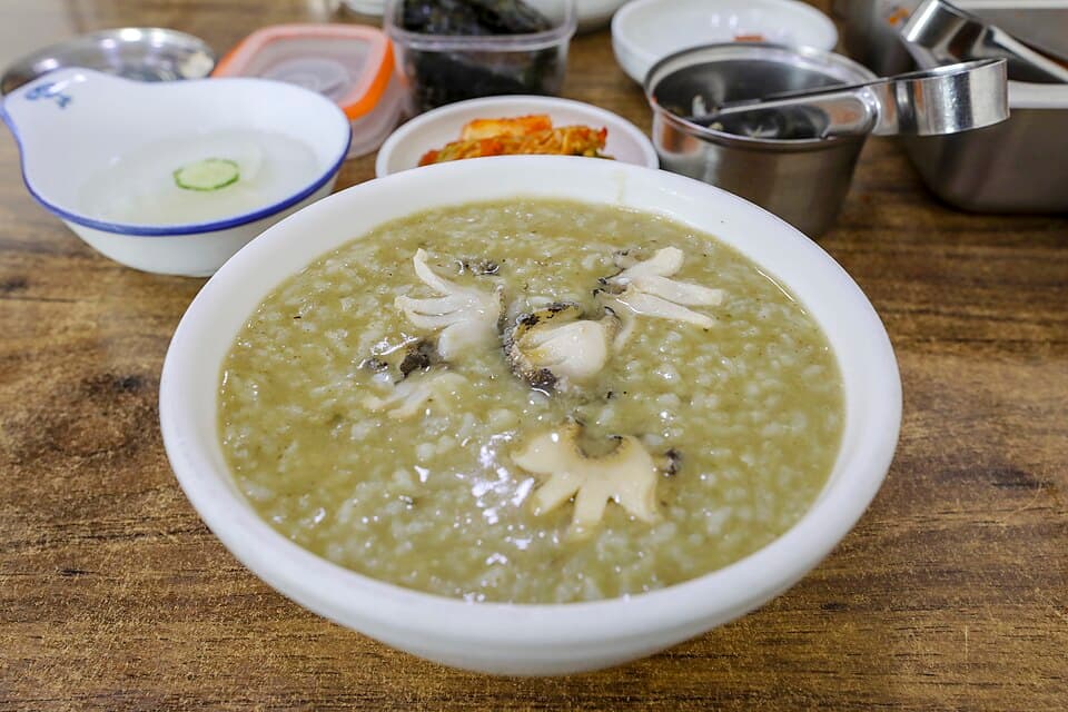전복죽 예시 사진