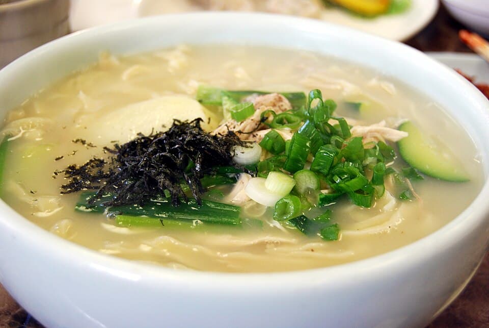 바지락칼국수 예시 사진